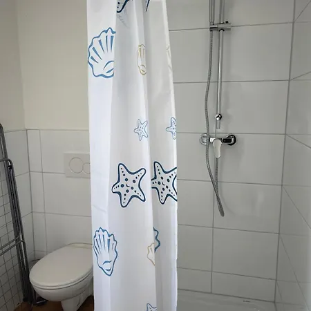 Sehr Schoene Und Modernisierte Mit Moderne Wohnraumlueftung Appartement *