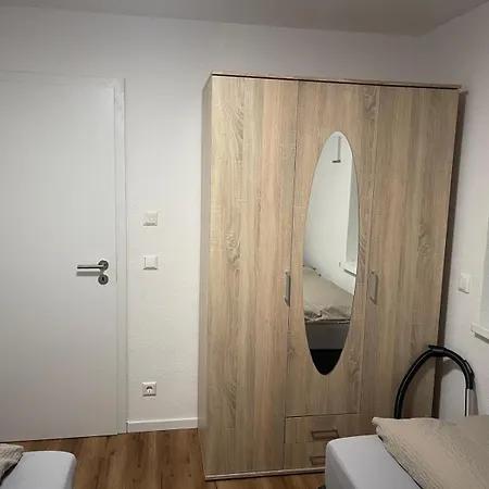 Sehr Schoene Und Modernisierte Mit Moderne Wohnraumlueftung