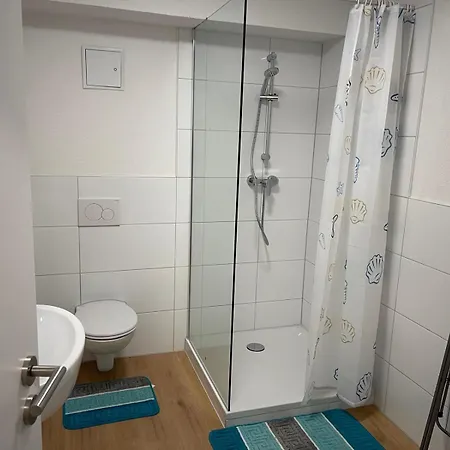 Sehr Schoene Und Modernisierte Mit Moderne Wohnraumlueftung Appartement *
